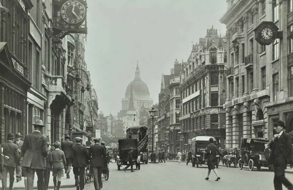 Historic view east along Fleet Street towards St Paul's in 1925 (Credit: Collage)