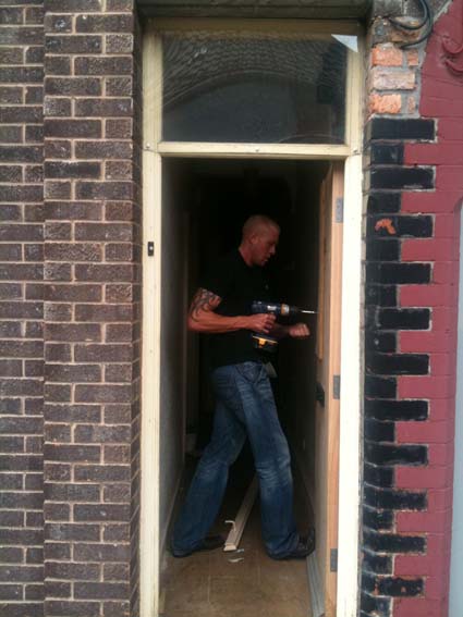 Paul from Camelot tackles the broken front door