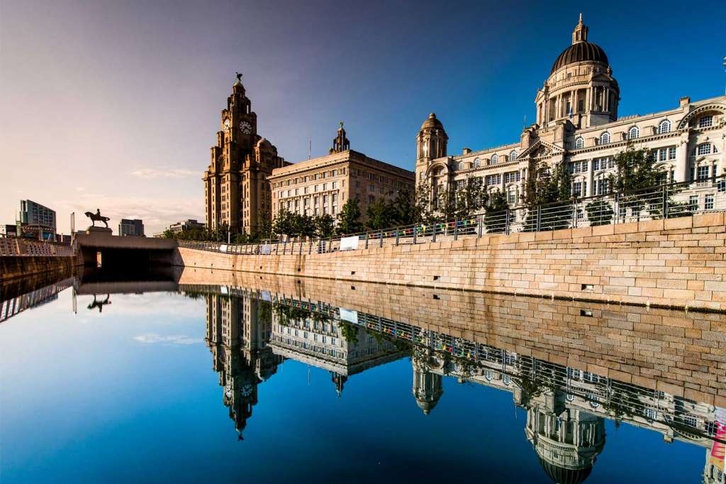 Liverpool's Pier Head, the Three Graces (Liverpool World Heritage)