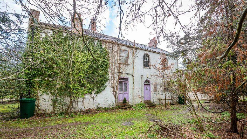 FOR SALE: North End House, Newark, Nottinghamshire. Digby & Finch