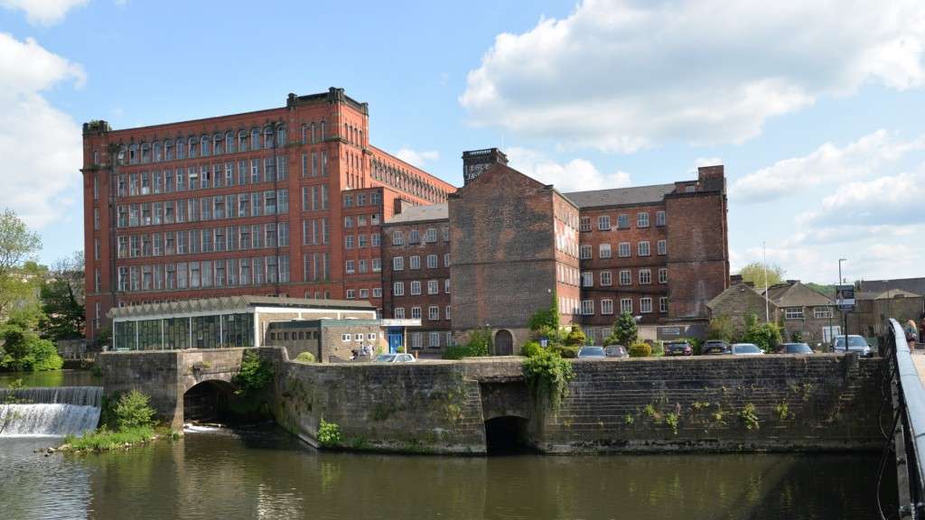 Strutt's North Mill (to the right of the picture), Belper, Derbyshire 2023. Chris and Ruth Taylor Du