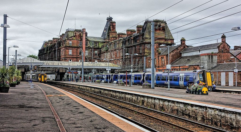 View from the platforms toward the station hotel in 2017 (Credit: savethestationhotel)