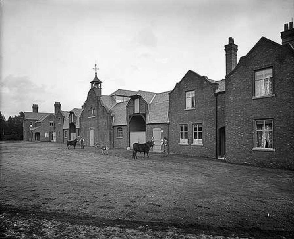 Minley Home Farm when in use as stables during the 1980s (Camberley)