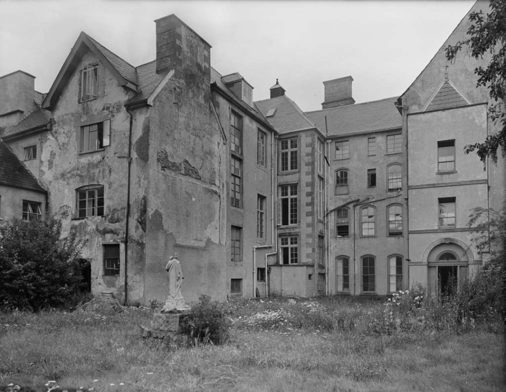 The rear of Troy House in 2019 is in need of extensive repair (Credit: Coflein)