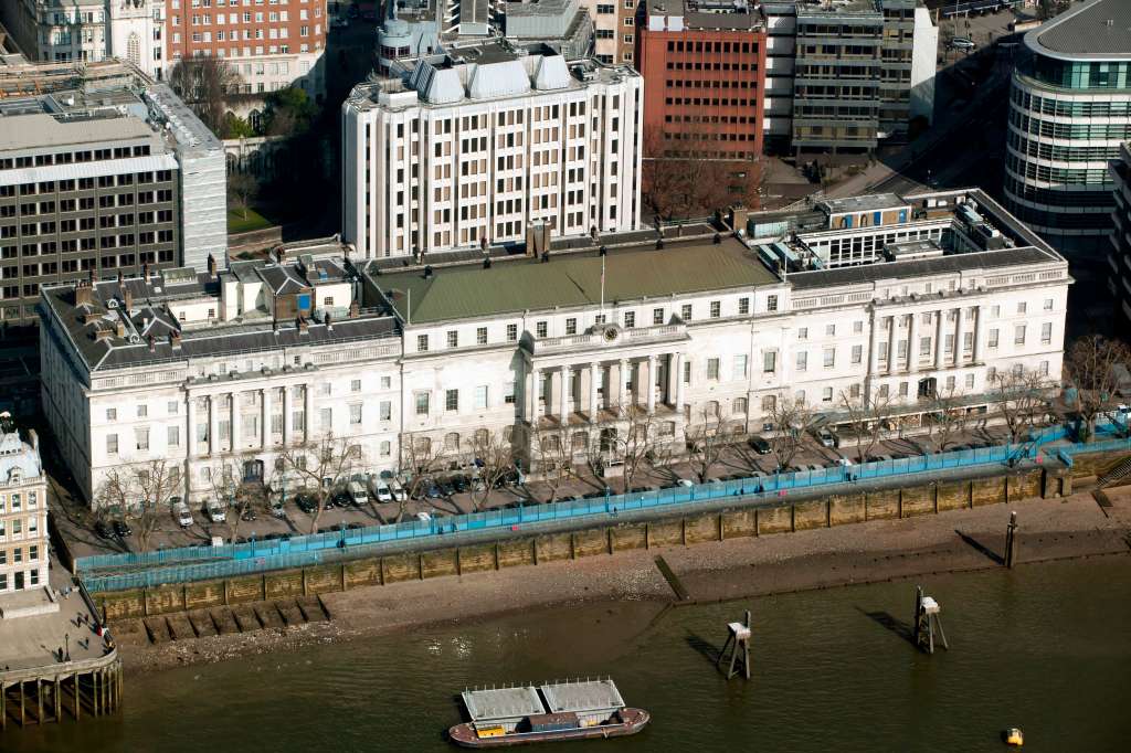Aerial view of the Custom House and quayside (alamy)