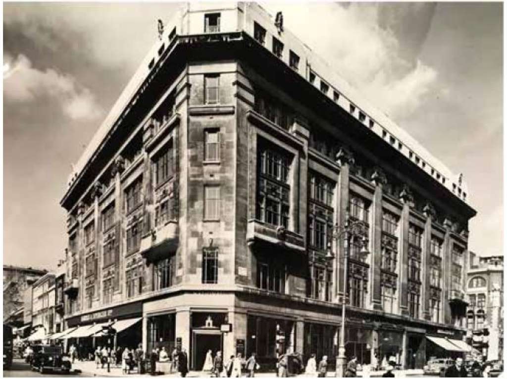 The building in c.1940 with the original ground floor shop front (Credit: Archive)