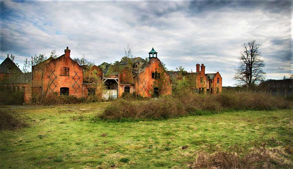 The decorative front range of Minley Home Farm in 2020 (Darren Buckland)