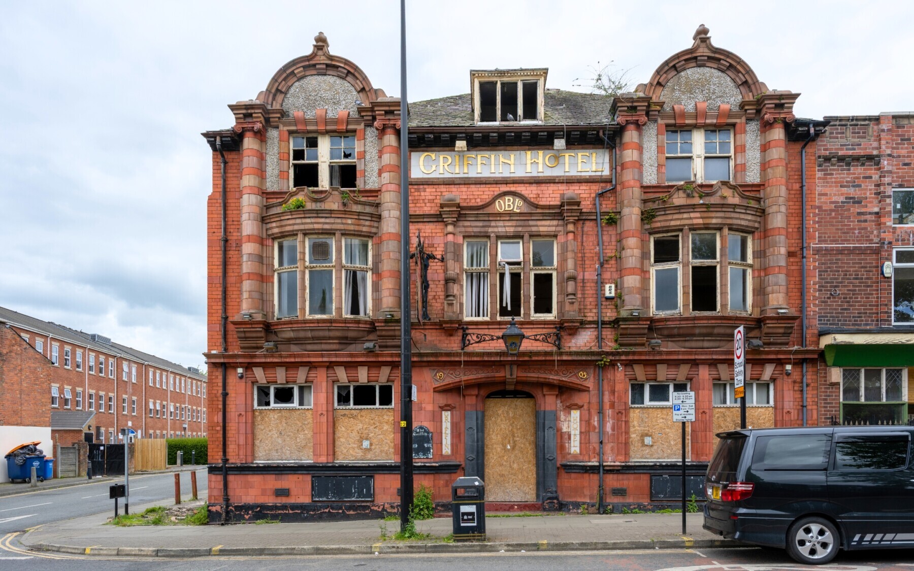 Griffin Hotel, 94 Standishgate, Wigan, Lancashire WN1 1XA